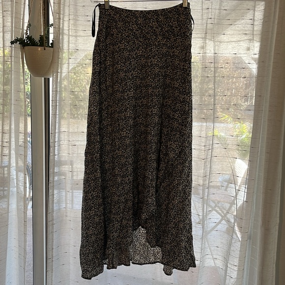 Set of two high rise maxi skirts - Picture 4 of 7